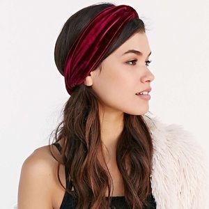 UO “Midnight Solstice” velvet headband